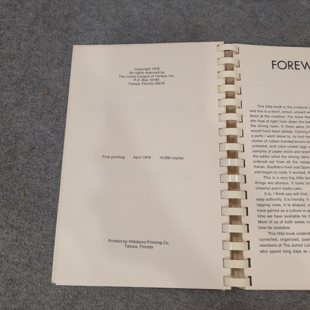 A Taste of Tampa Junior League Cookbook 1978 First Printing Florida Recipes - Picture 3 of 3